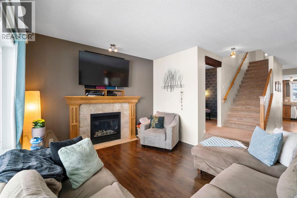 46 River Heights Boulevard, Cochrane, Alberta  T4C 0J6 - Photo 3 - A2297545