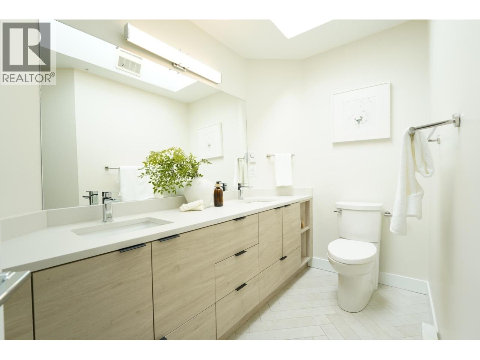 331 Garden Drive, Vancouver, British Columbia V5L 4Z1 - Photo 13 - R3109051