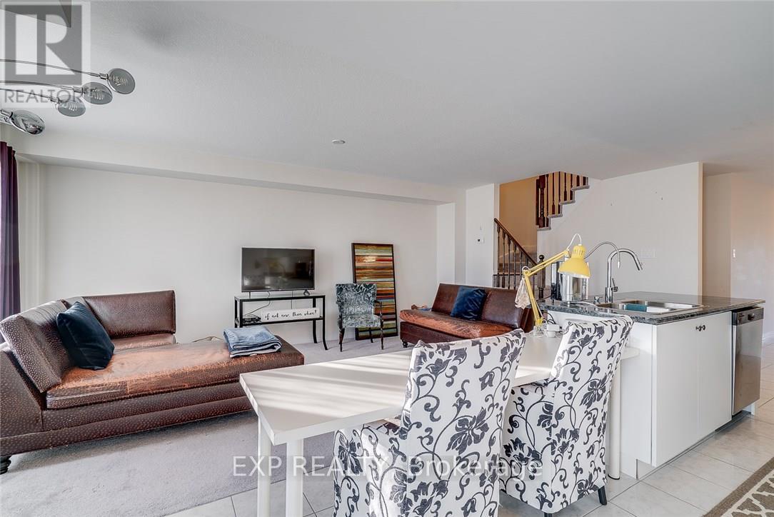 8482 Hickory Lane, Niagara Falls, Ontario  L2H 0K8 - Photo 6 - X12971552