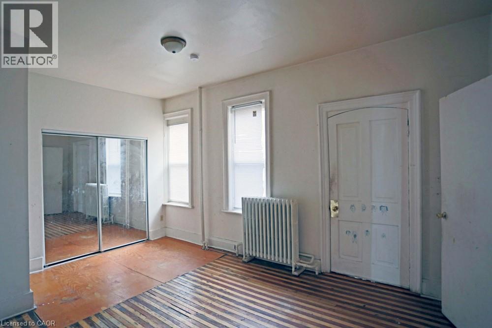 116 Weber Street E, Kitchener, Ontario  N2H 1C9 - Photo 3 - 40816003