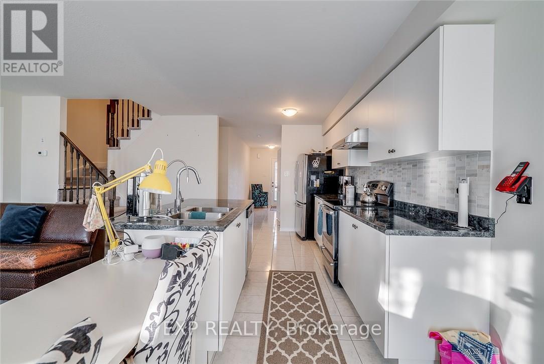 8482 Hickory Lane, Niagara Falls, Ontario  L2H 0K8 - Photo 10 - X12971552