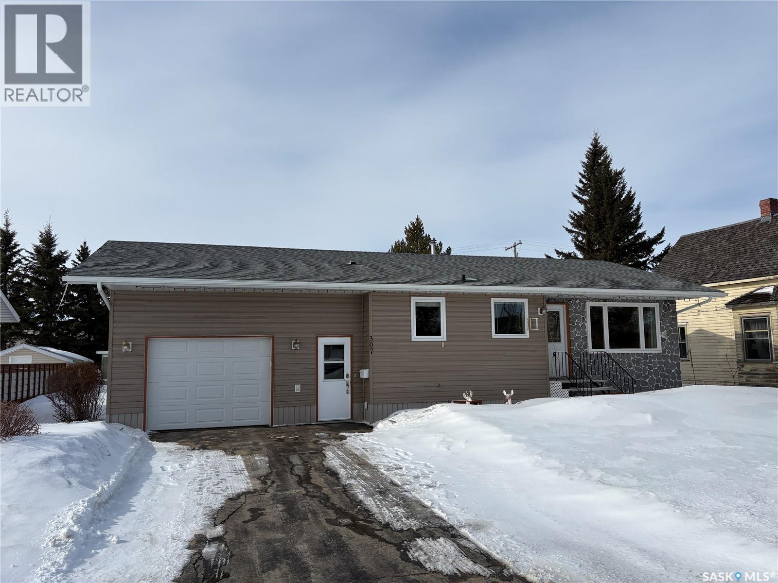 307 Carl AVENUE E, Langenburg, Saskatchewan