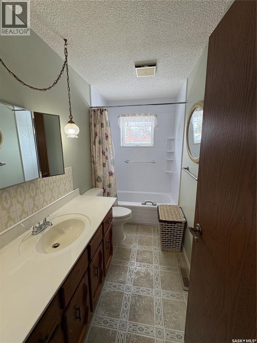 307 Carl Avenue E, Langenburg, Saskatchewan  S0A 2A0 - Photo 10 - SK032473