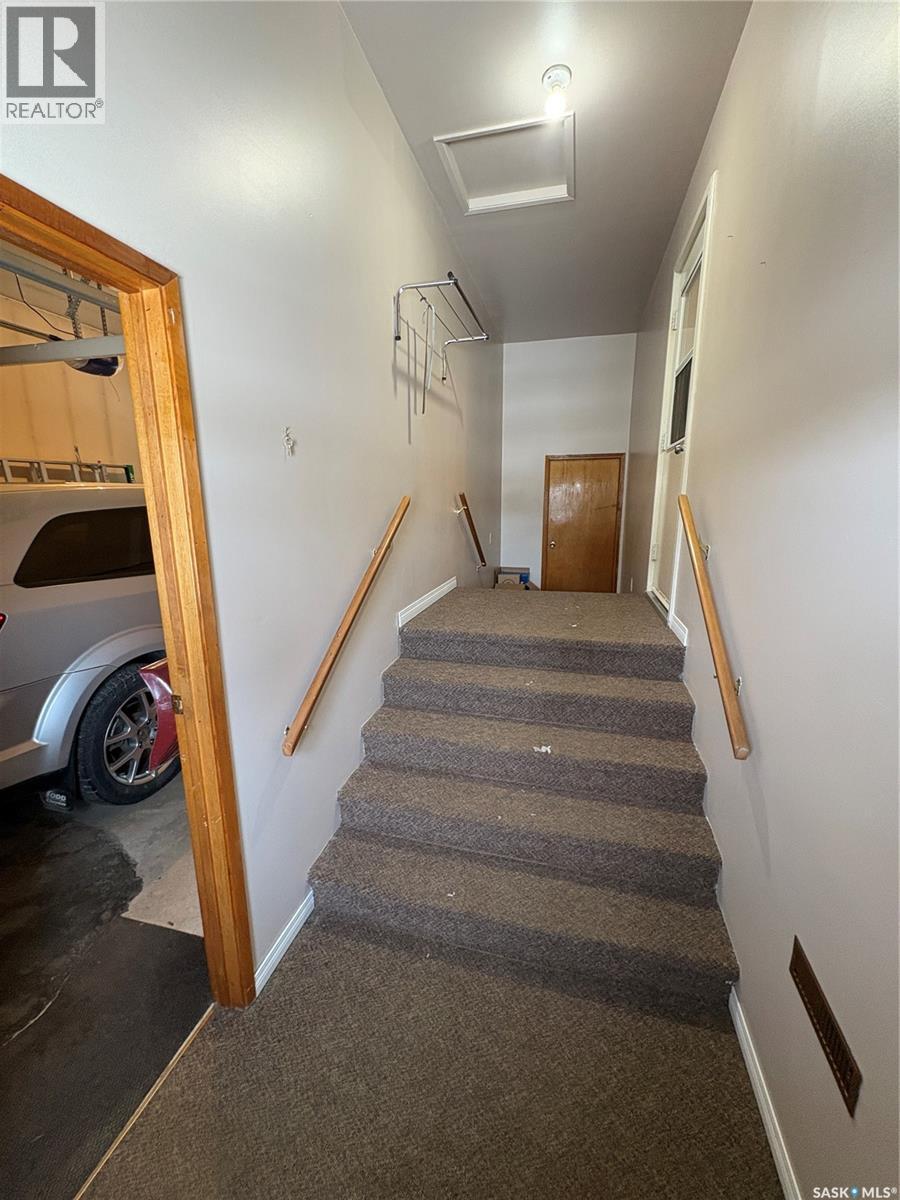 307 Carl Avenue E, Langenburg, Saskatchewan  S0A 2A0 - Photo 2 - SK032473