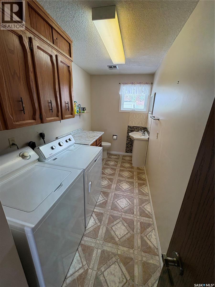 307 Carl Avenue E, Langenburg, Saskatchewan  S0A 2A0 - Photo 4 - SK032473