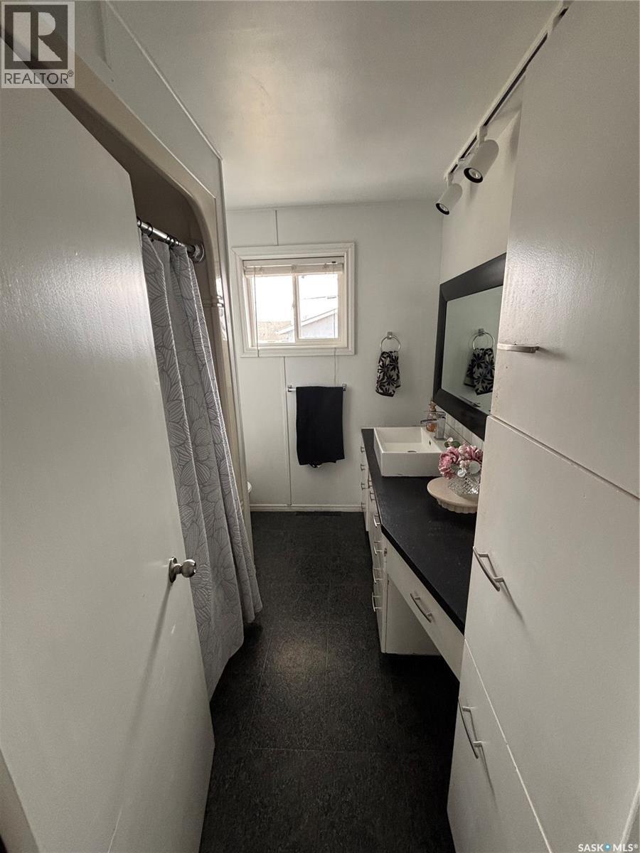 1414 2nd Street, Estevan, Saskatchewan  S4A 0M6 - Photo 13 - SK032464