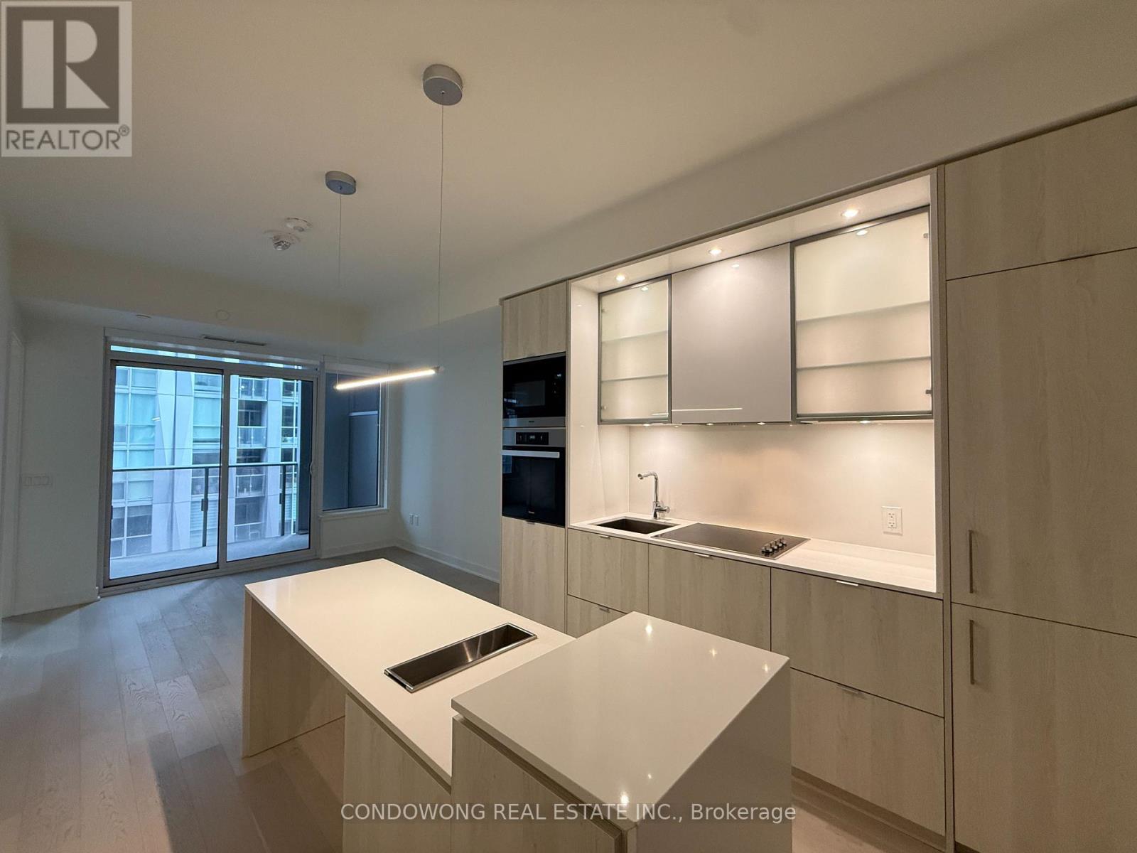 1107 - 11 YORKVILLE AVENUE, Toronto, Ontario