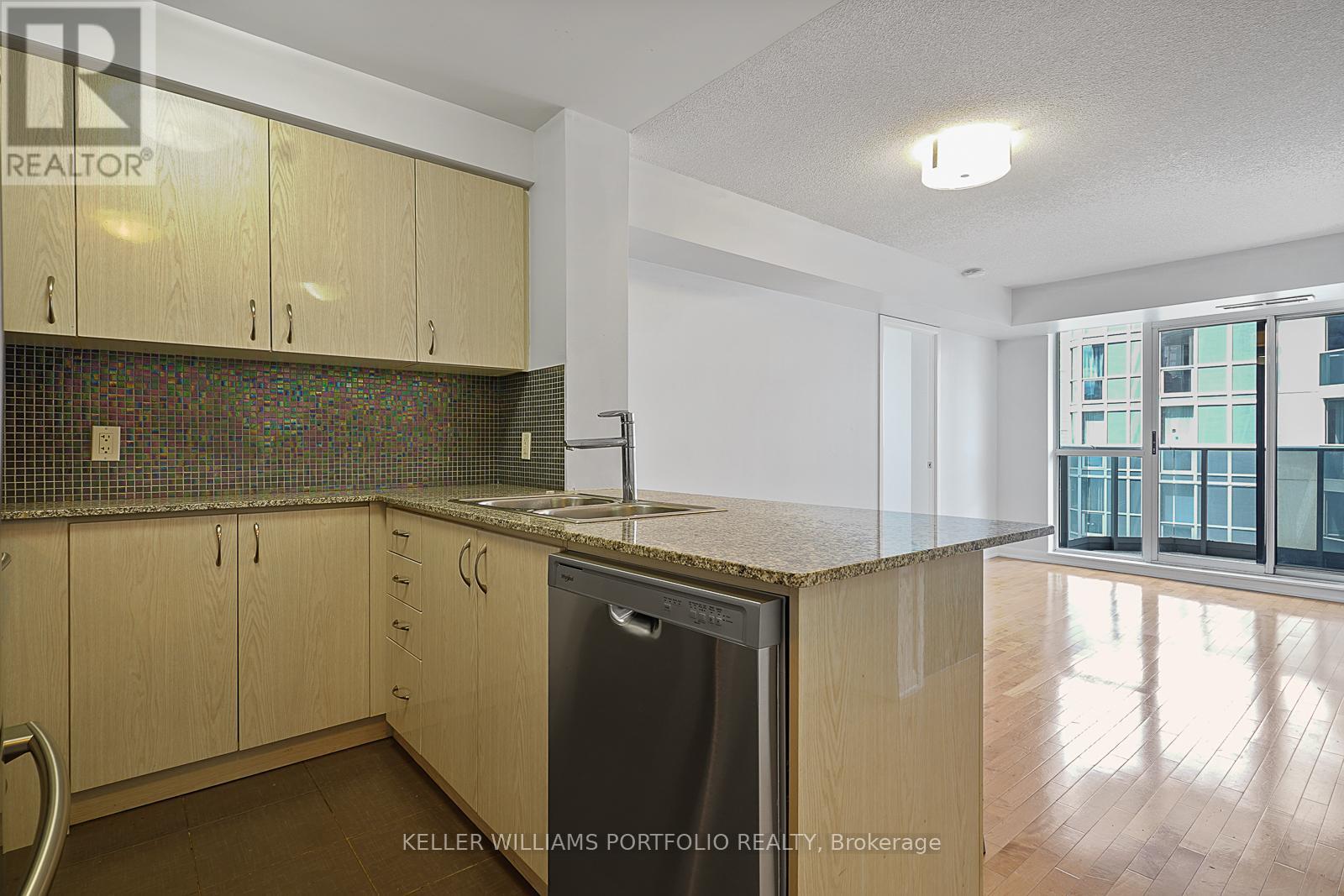 1005 - 5791 Yonge Street, Toronto, Ontario  M2M 0A8 - Photo 6 - C12977384