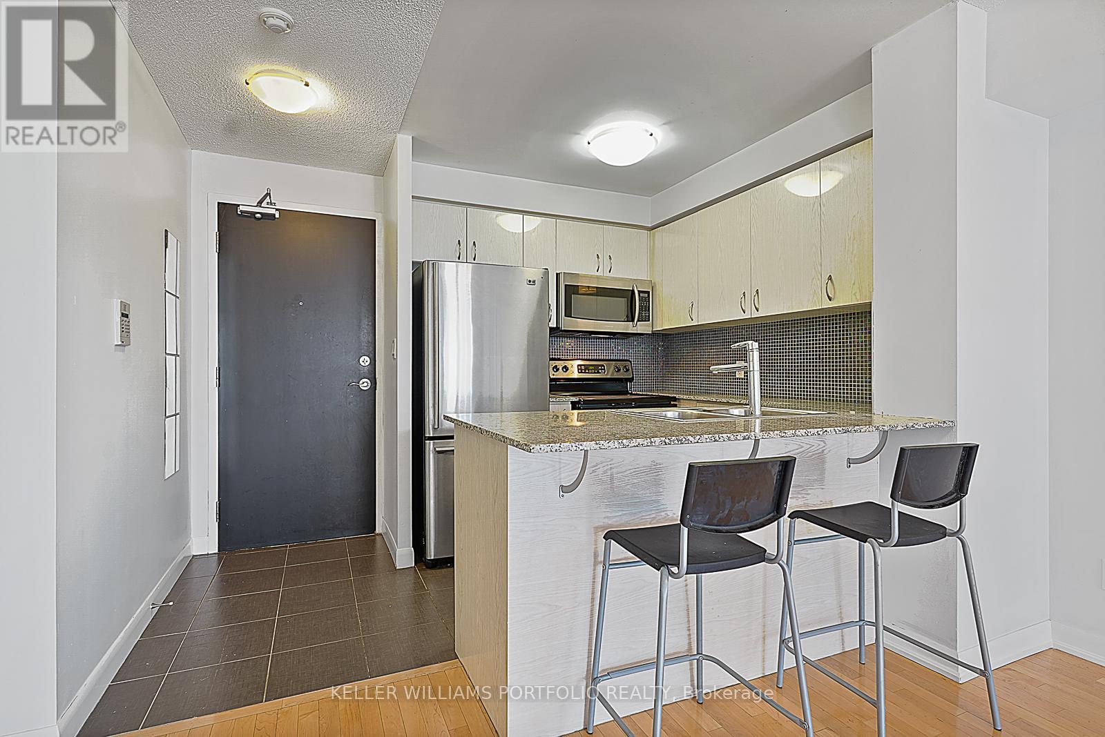 1005 - 5791 Yonge Street, Toronto, Ontario  M2M 0A8 - Photo 7 - C12977384