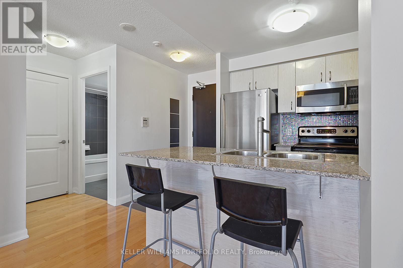 1005 - 5791 Yonge Street, Toronto, Ontario  M2M 0A8 - Photo 8 - C12977384