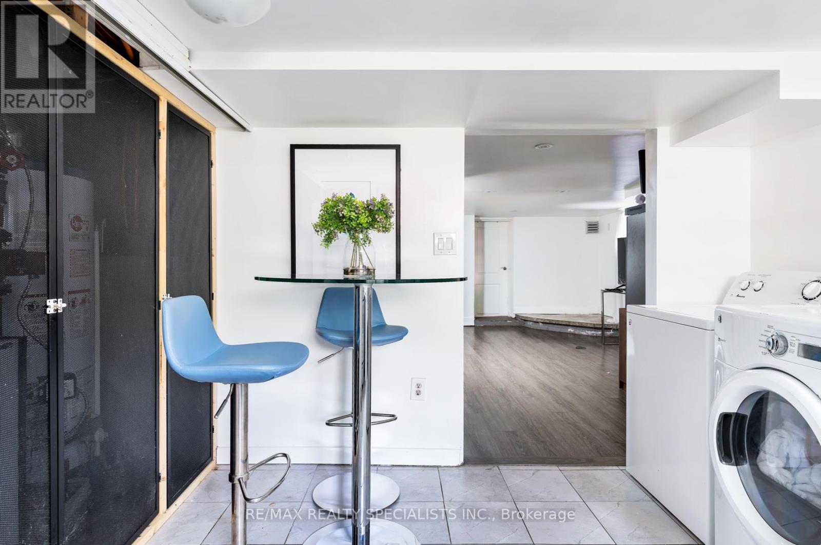 Lower - 290 Westmount Avenue, Toronto, Ontario M6E 3N1 - Photo 11 - C12977410