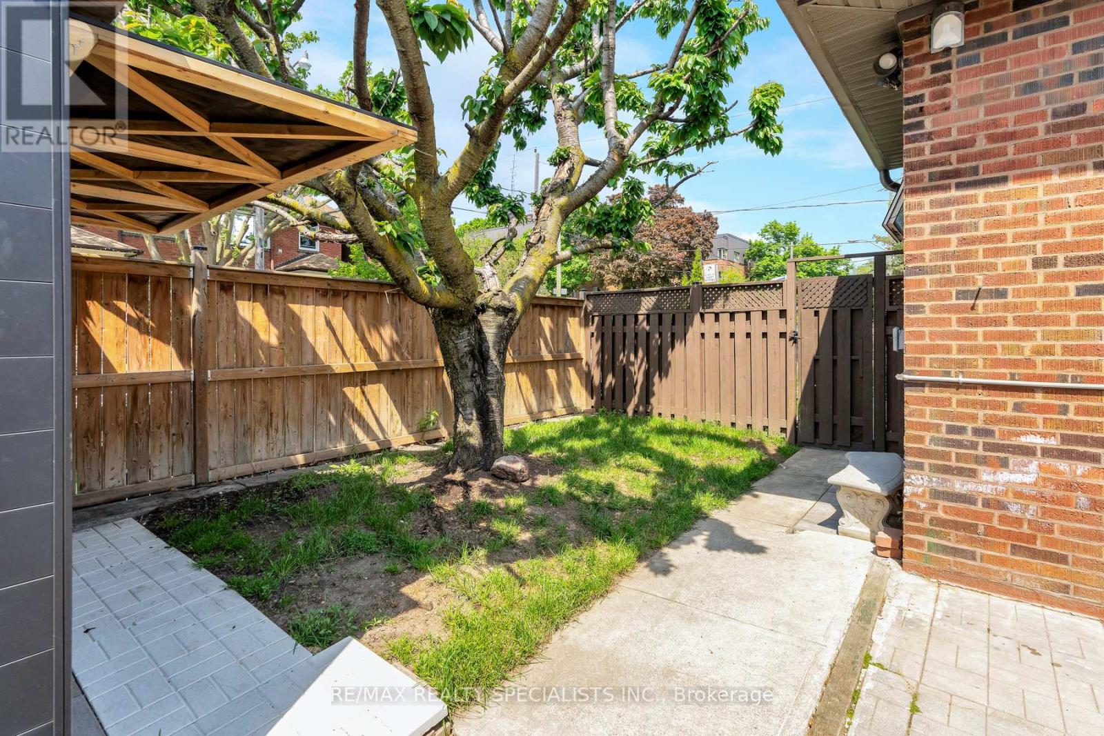 Lower - 290 Westmount Avenue, Toronto, Ontario M6E 3N1 - Photo 22 - C12977410