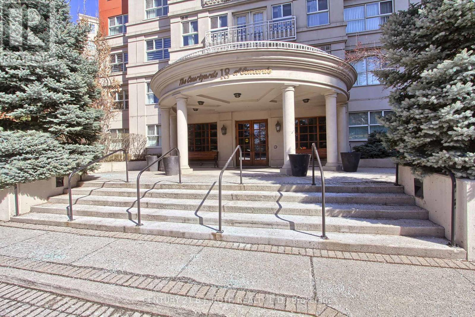 Lp915 - 18 Concorde Place, Toronto, Ontario  M3C 3T9 - Photo 3 - C12977500