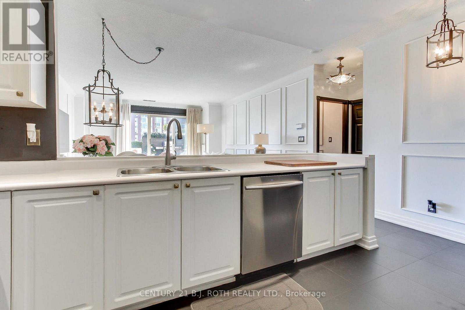 Lp915 - 18 Concorde Place, Toronto, Ontario  M3C 3T9 - Photo 8 - C12977500