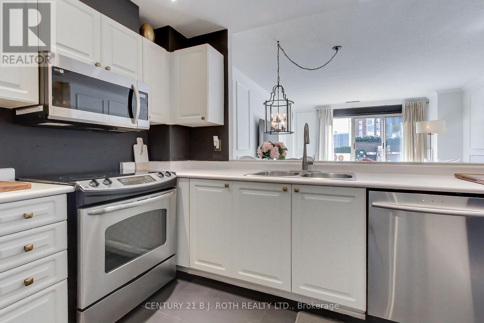 Lp915 - 18 Concorde Place, Toronto, Ontario  M3C 3T9 - Photo 9 - C12977500