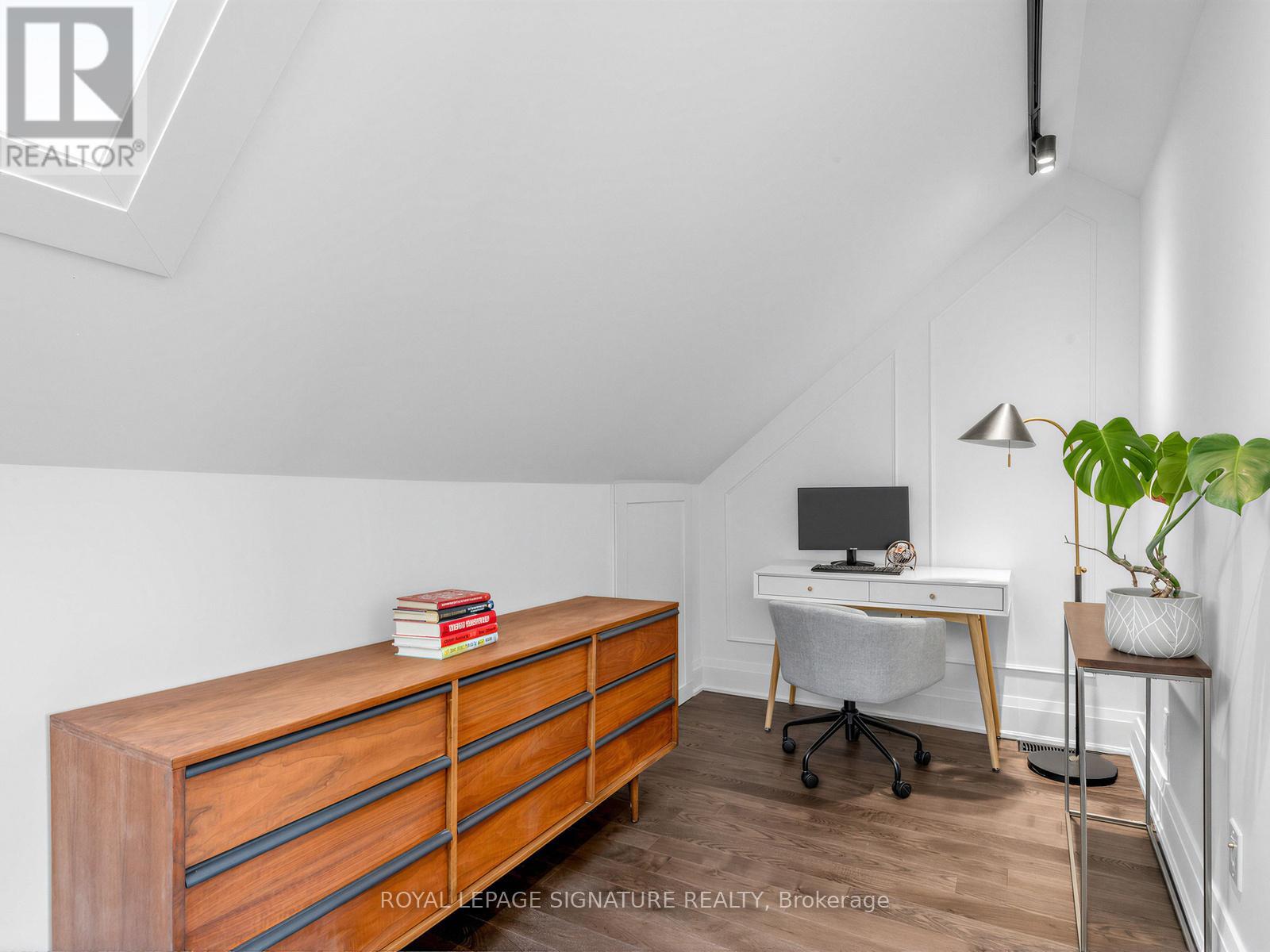 11a Alcina Avenue, Toronto, Ontario  M6G 2E7 - Photo 19 - C12977506