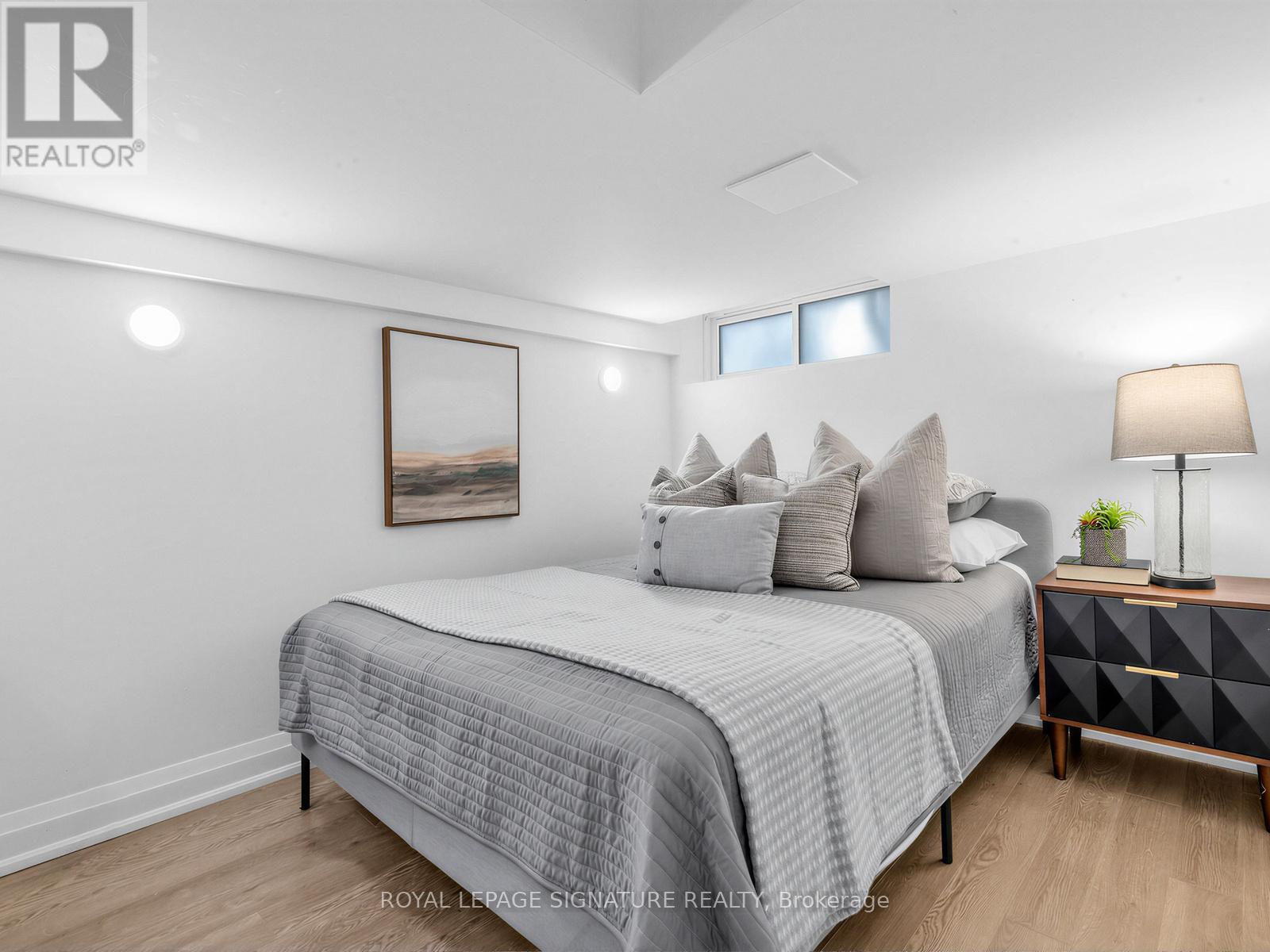 11a Alcina Avenue, Toronto, Ontario  M6G 2E7 - Photo 23 - C12977506