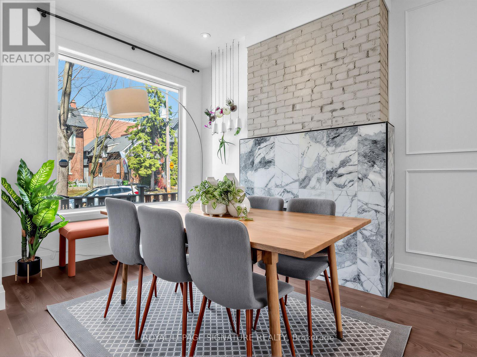 11a Alcina Avenue, Toronto, Ontario  M6G 2E7 - Photo 3 - C12977506