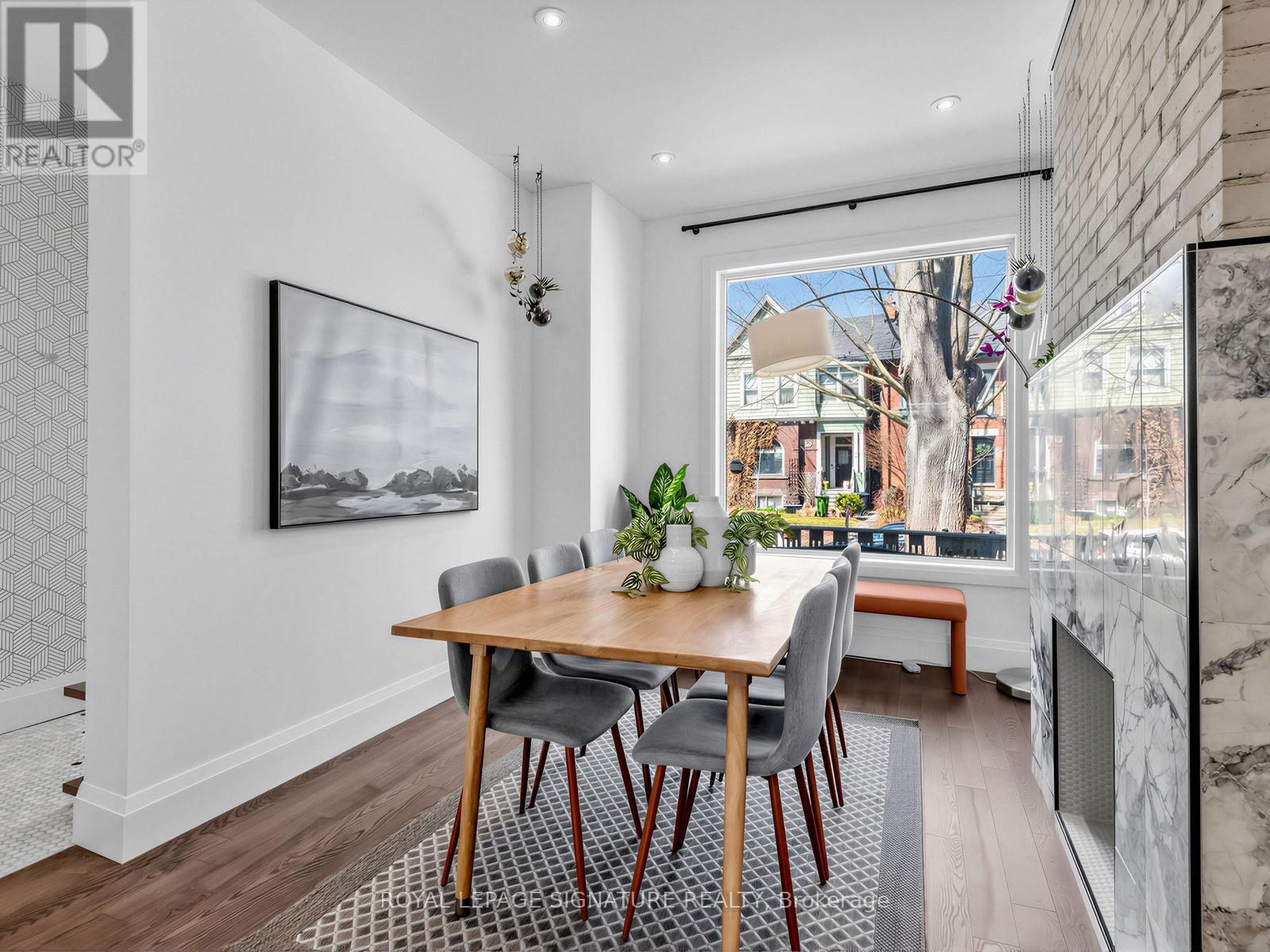 11a Alcina Avenue, Toronto, Ontario  M6G 2E7 - Photo 4 - C12977506