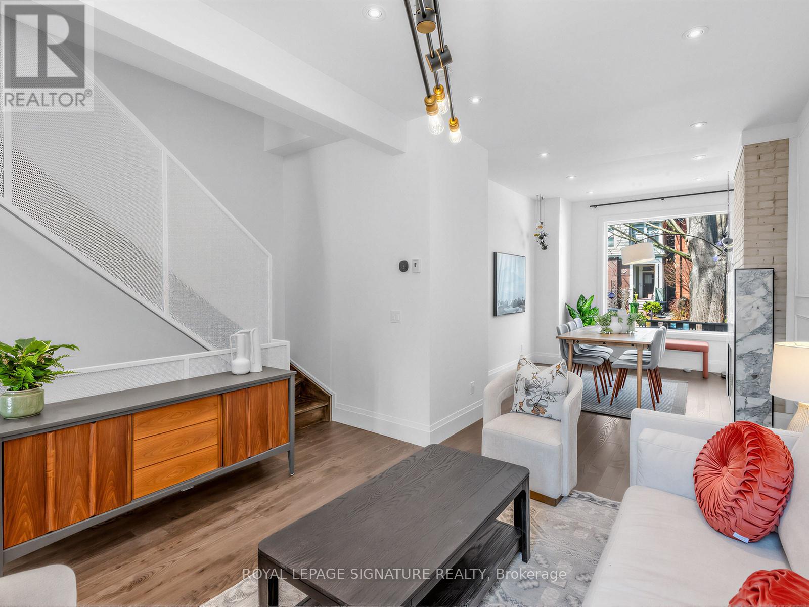 11a Alcina Avenue, Toronto, Ontario  M6G 2E7 - Photo 8 - C12977506