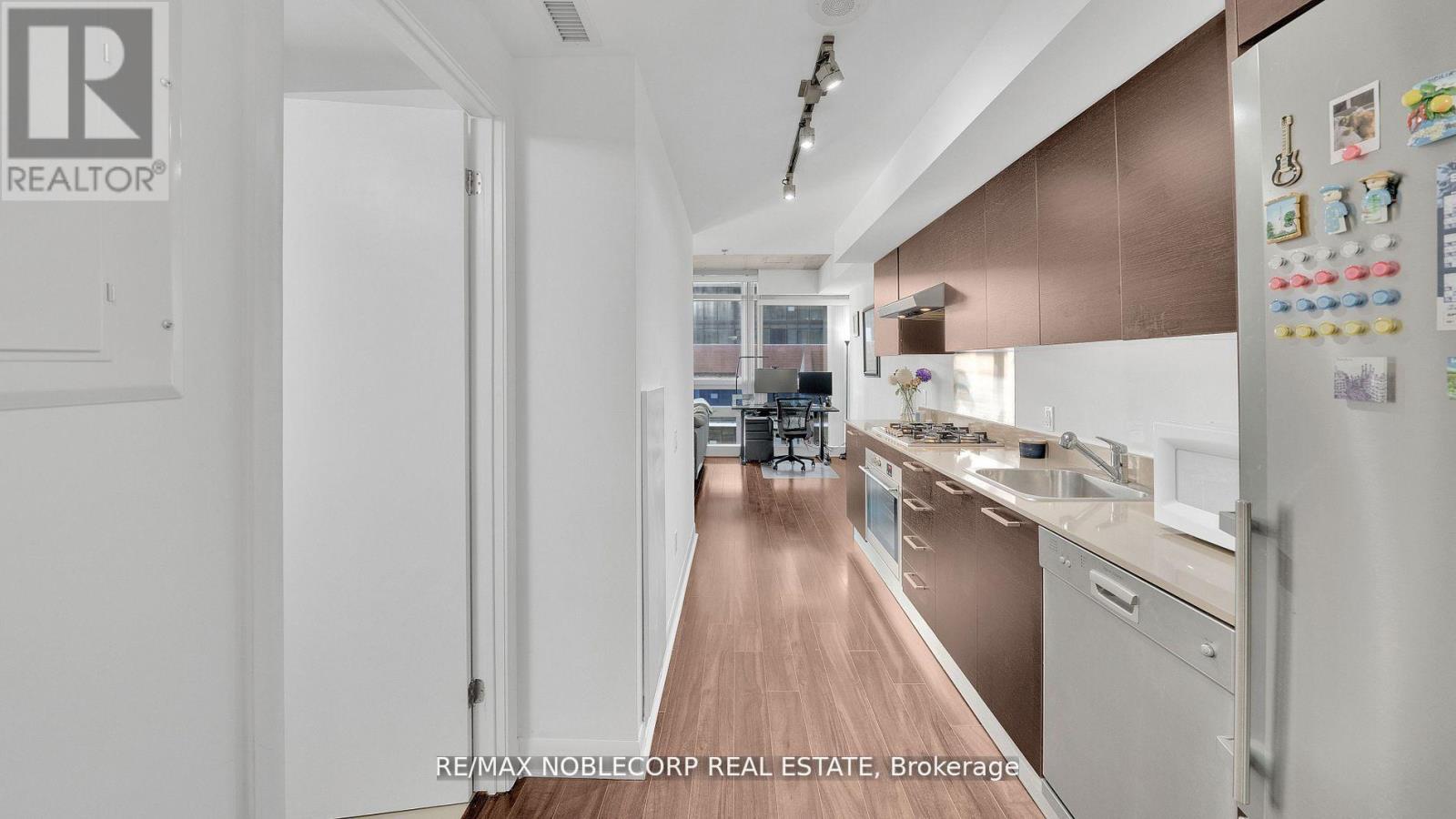 810 - 375 King Street W, Toronto, Ontario  M5V 1K1 - Photo 4 - C12977510