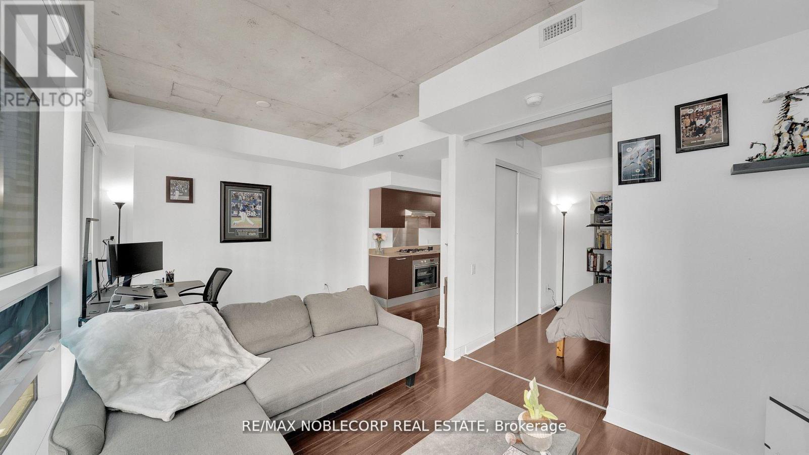 810 - 375 King Street W, Toronto, Ontario  M5V 1K1 - Photo 9 - C12977510