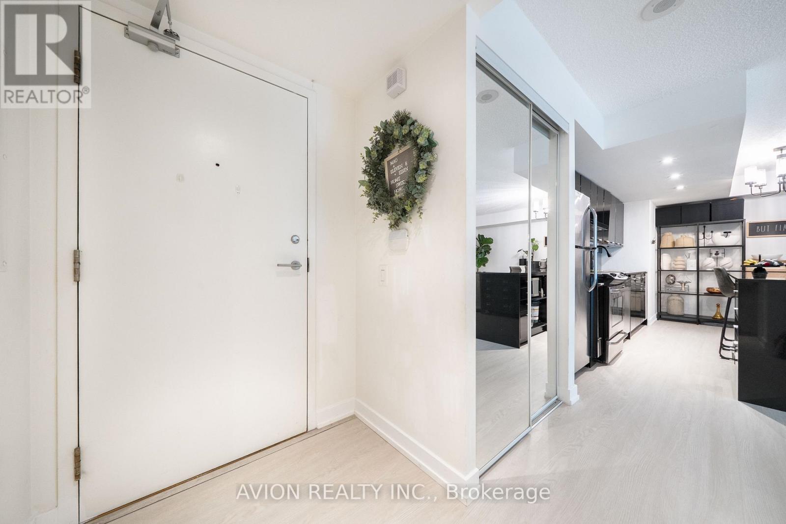 616 - 15 Singer Court, Toronto, Ontario  M2K 0B4 - Photo 2 - C12977516