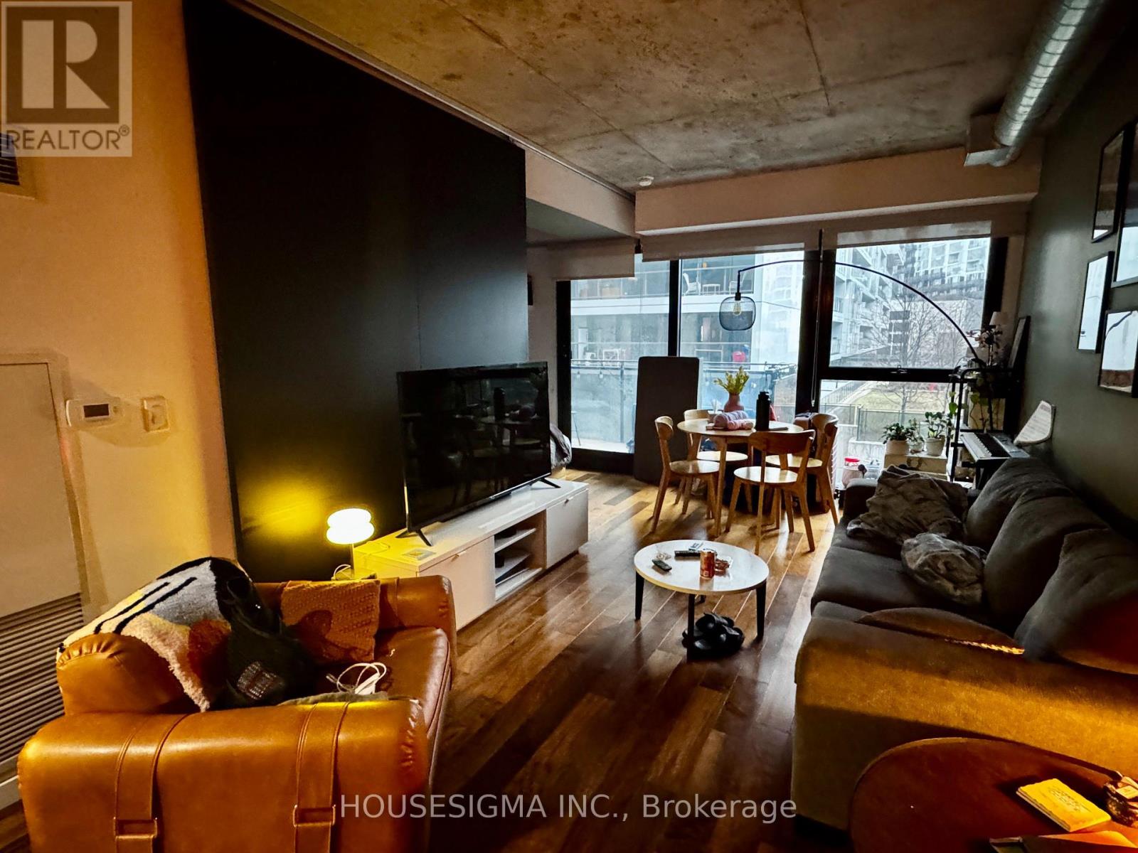 409 - 51 Trolley Crescent, Toronto, Ontario  M5A 0E9 - Photo 4 - C12977530