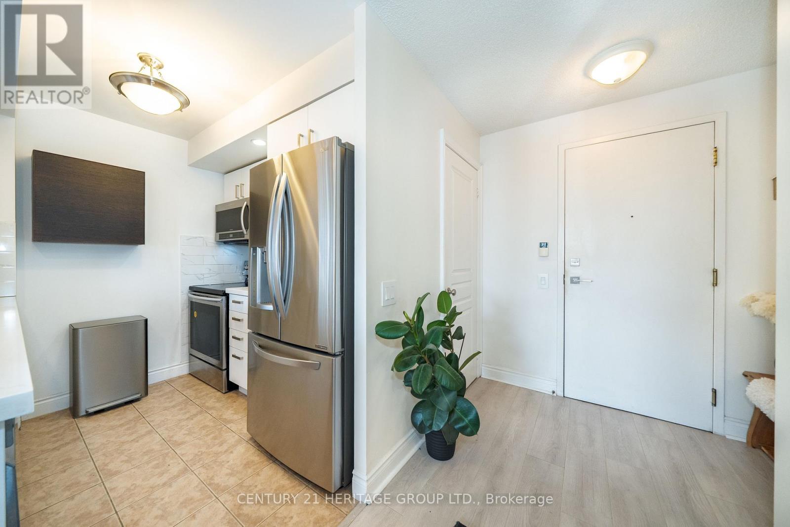 1111 - 10 Northtown Way, Toronto, Ontario  M3H 5S9 - Photo 9 - C12977536