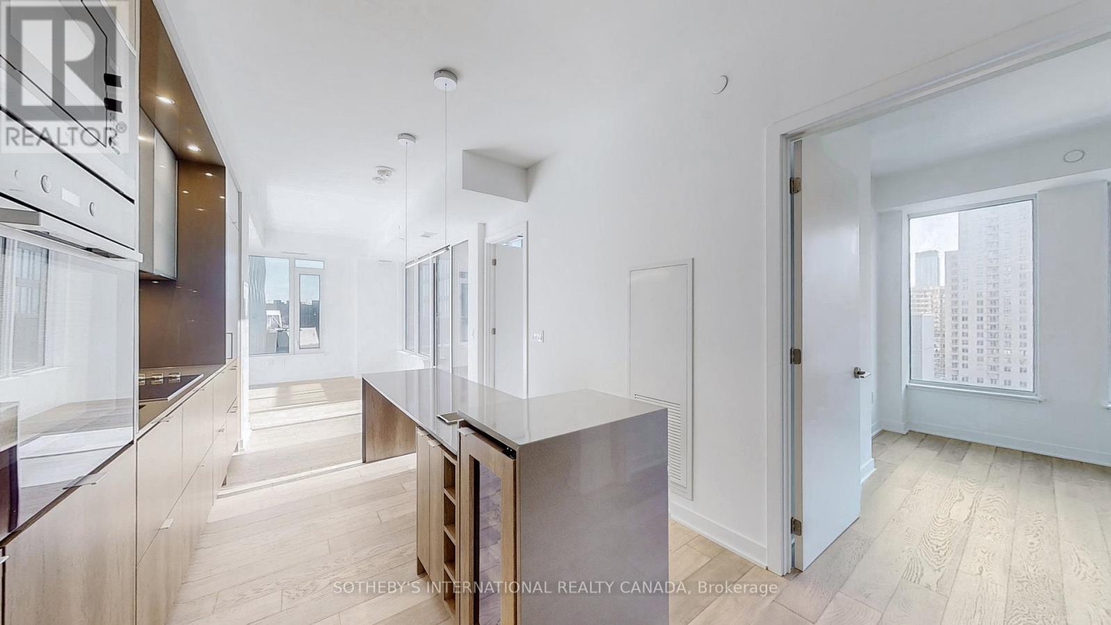 1010 - 11 Yorkville Avenue, Toronto, Ontario  M4W 1L2 - Photo 11 - C12977552