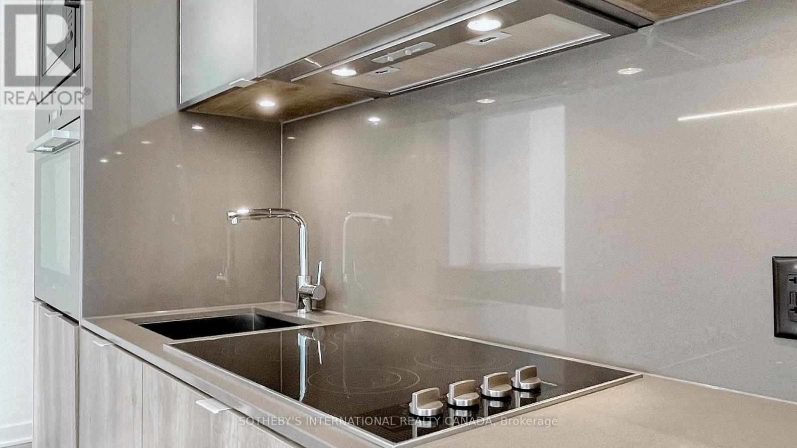 1010 - 11 Yorkville Avenue, Toronto, Ontario  M4W 1L2 - Photo 15 - C12977552