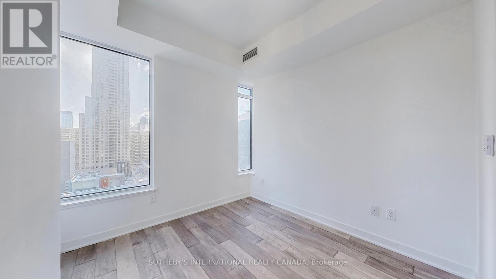 1010 - 11 Yorkville Avenue, Toronto, Ontario  M4W 1L2 - Photo 21 - C12977552