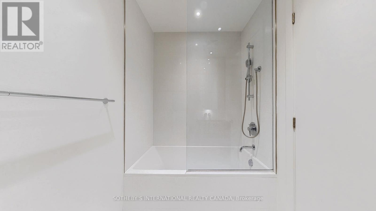 1010 - 11 Yorkville Avenue, Toronto, Ontario  M4W 1L2 - Photo 29 - C12977552