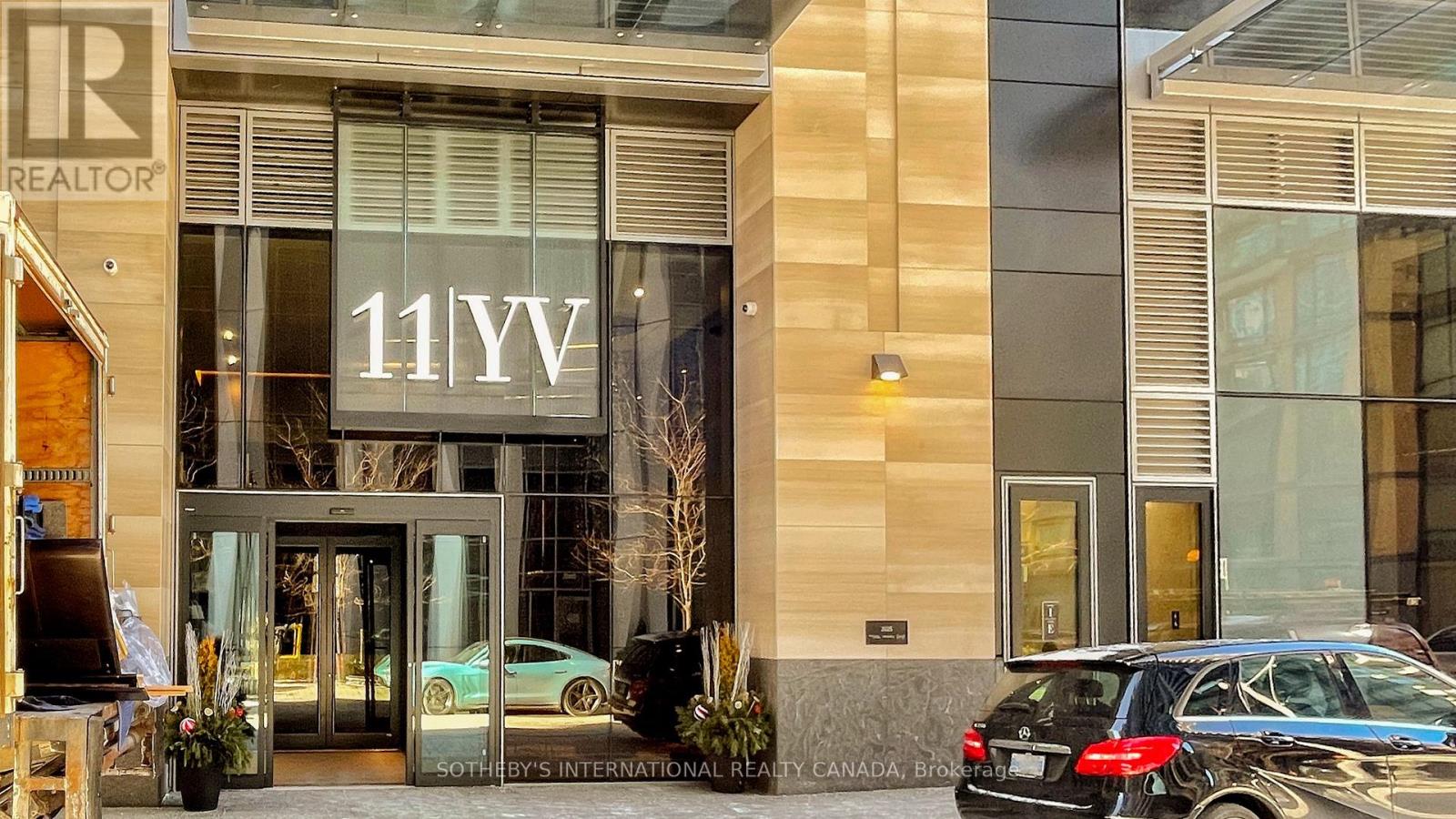 1010 - 11 Yorkville Avenue, Toronto, Ontario  M4W 1L2 - Photo 3 - C12977552