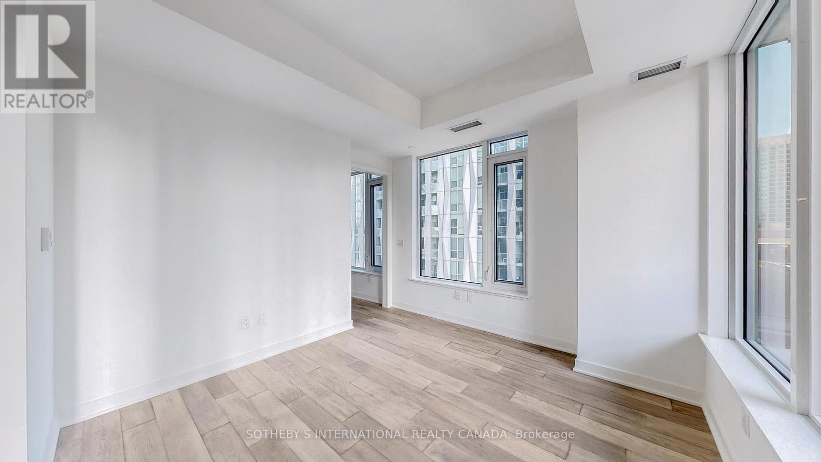 1010 - 11 Yorkville Avenue, Toronto, Ontario  M4W 1L2 - Photo 6 - C12977552