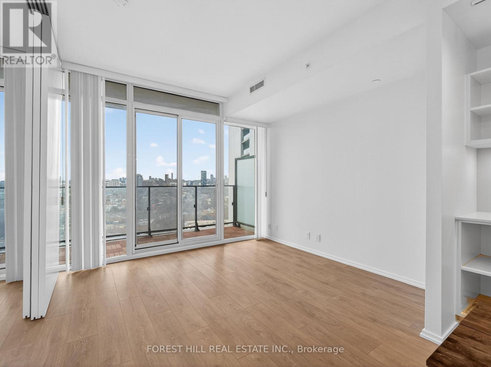 1704 - 125 Peter Street, Toronto, Ontario M5V 0M2 - Photo 5 - C12977604