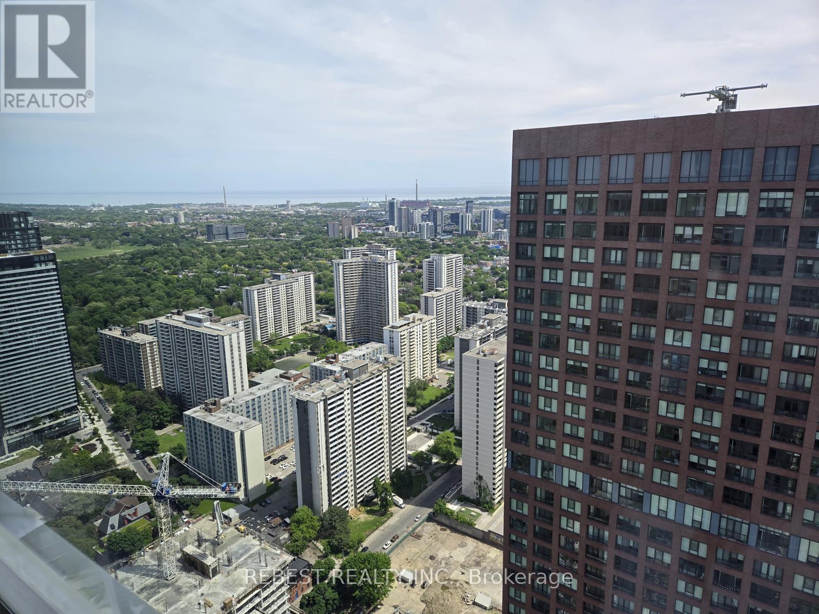 5202 - 395 Bloor Street E, Toronto, Ontario  M4W 1H7 - Photo 2 - C12977708