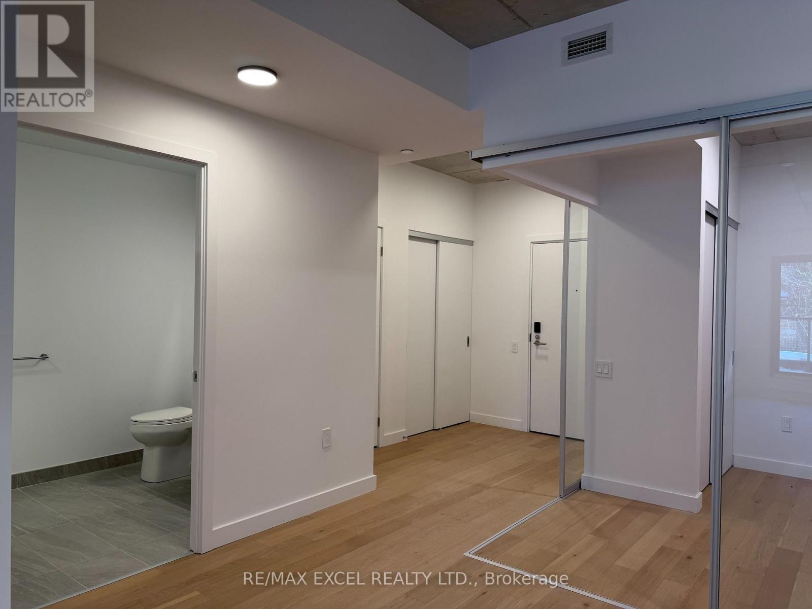 218 - 1720 Bayview Avenue, Toronto, Ontario  M4G 0E5 - Photo 7 - C12977728