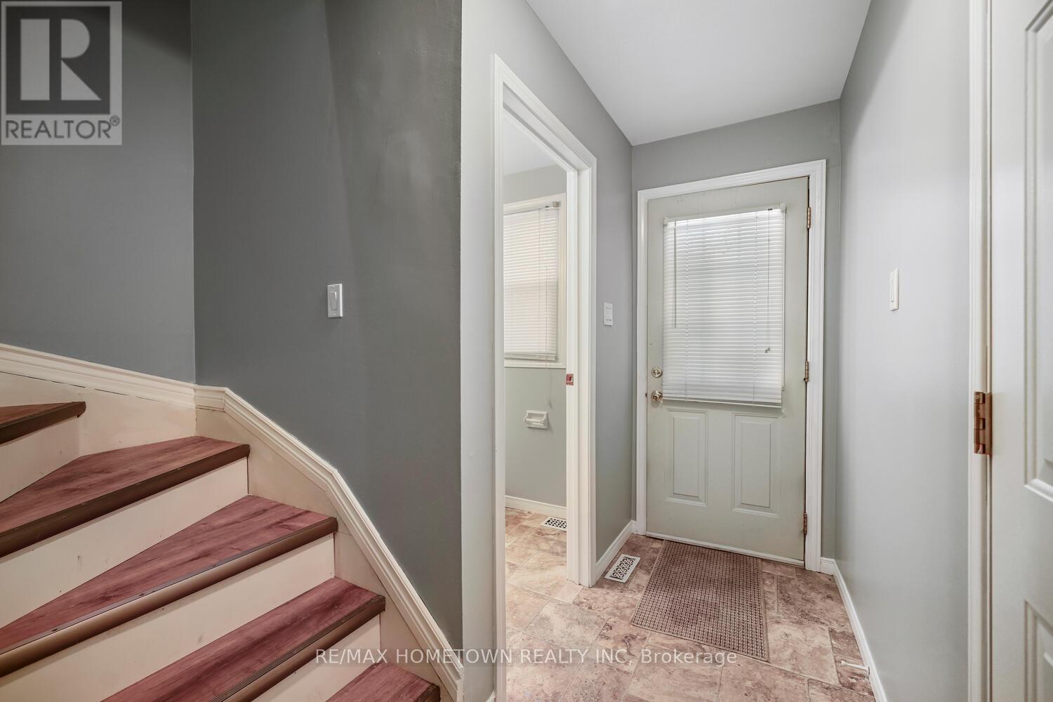 9 - 27 Aldershot Avenue, Brockville, Ontario  K6V 2P7 - Photo 5 - X12641554