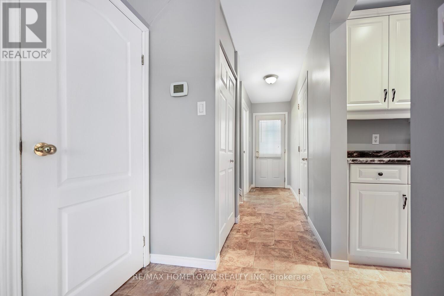 9 - 27 Aldershot Avenue, Brockville, Ontario  K6V 2P7 - Photo 8 - X12641554