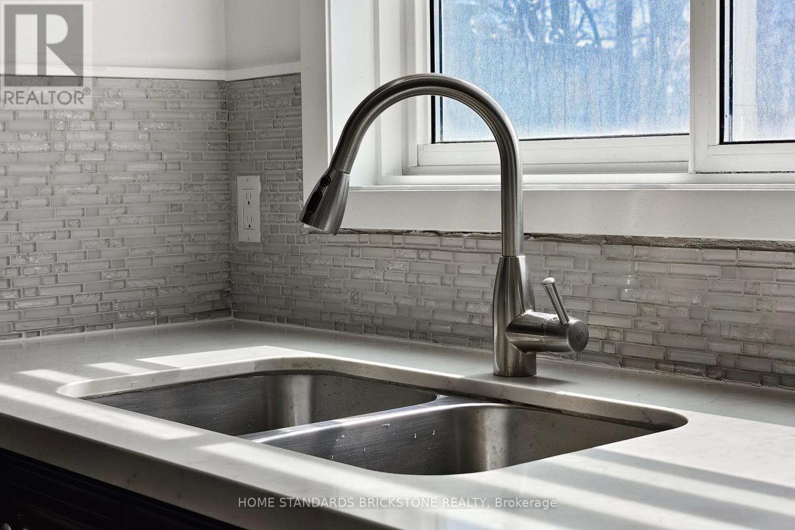 21 Pretoria Avenue, Toronto, Ontario  M4K 1T2 - Photo 16 - E12977372