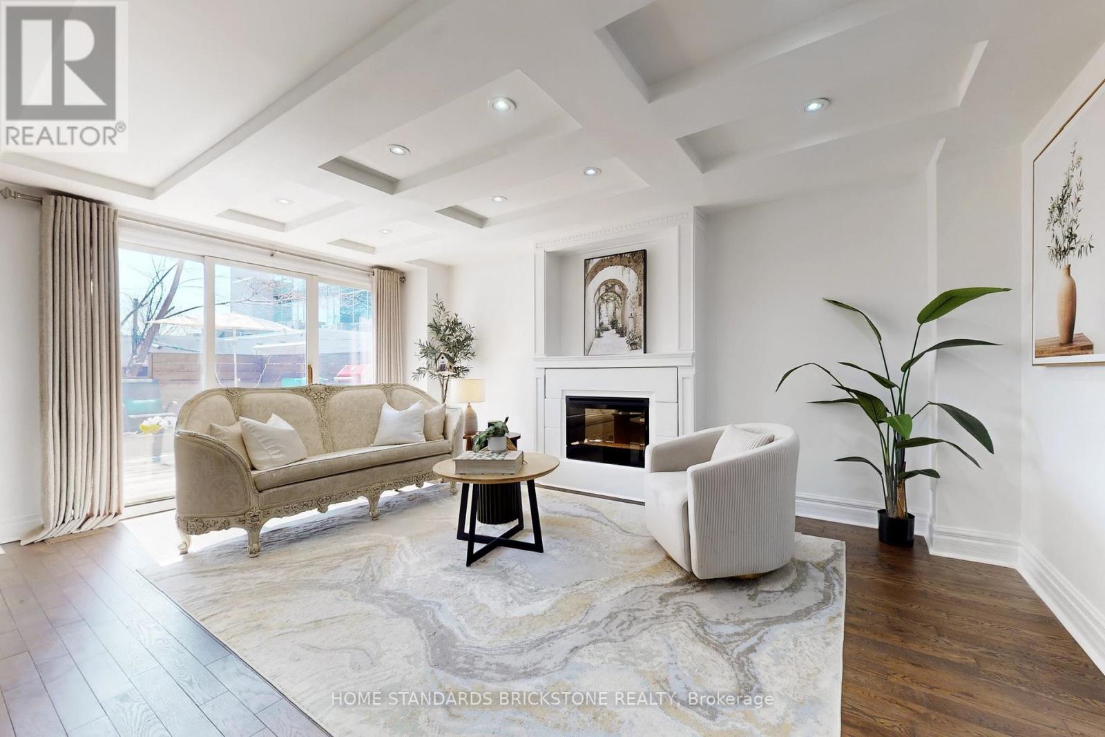 21 Pretoria Avenue, Toronto, Ontario  M4K 1T2 - Photo 4 - E12977372