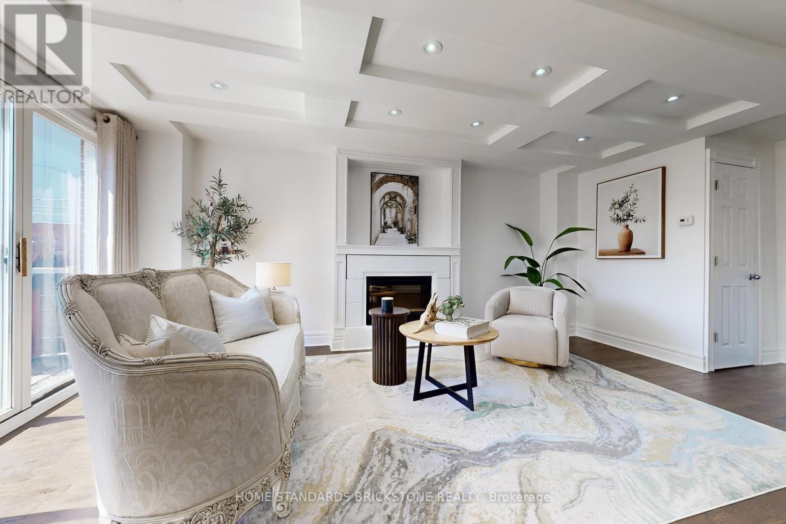 21 Pretoria Avenue, Toronto, Ontario  M4K 1T2 - Photo 5 - E12977372