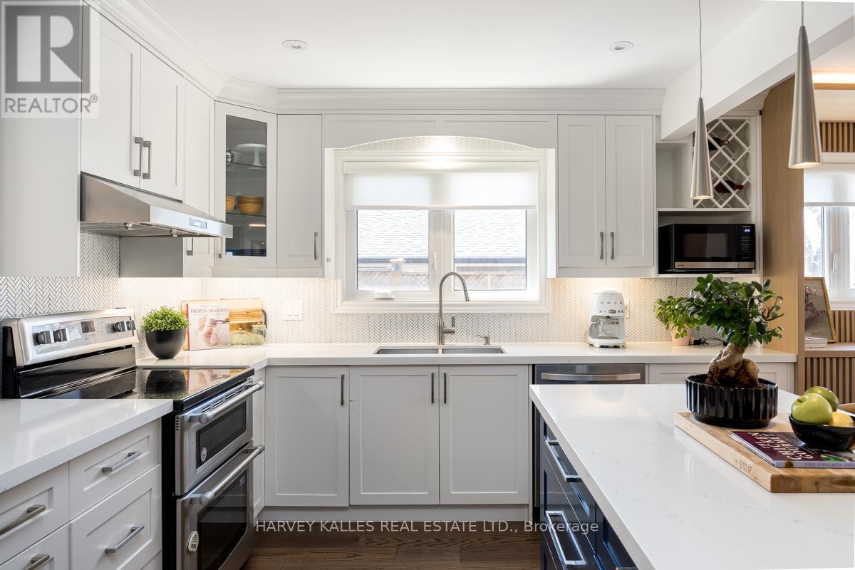 35 Manorglen Crescent, Toronto, Ontario  M1S 1W3 - Photo 11 - E12977408