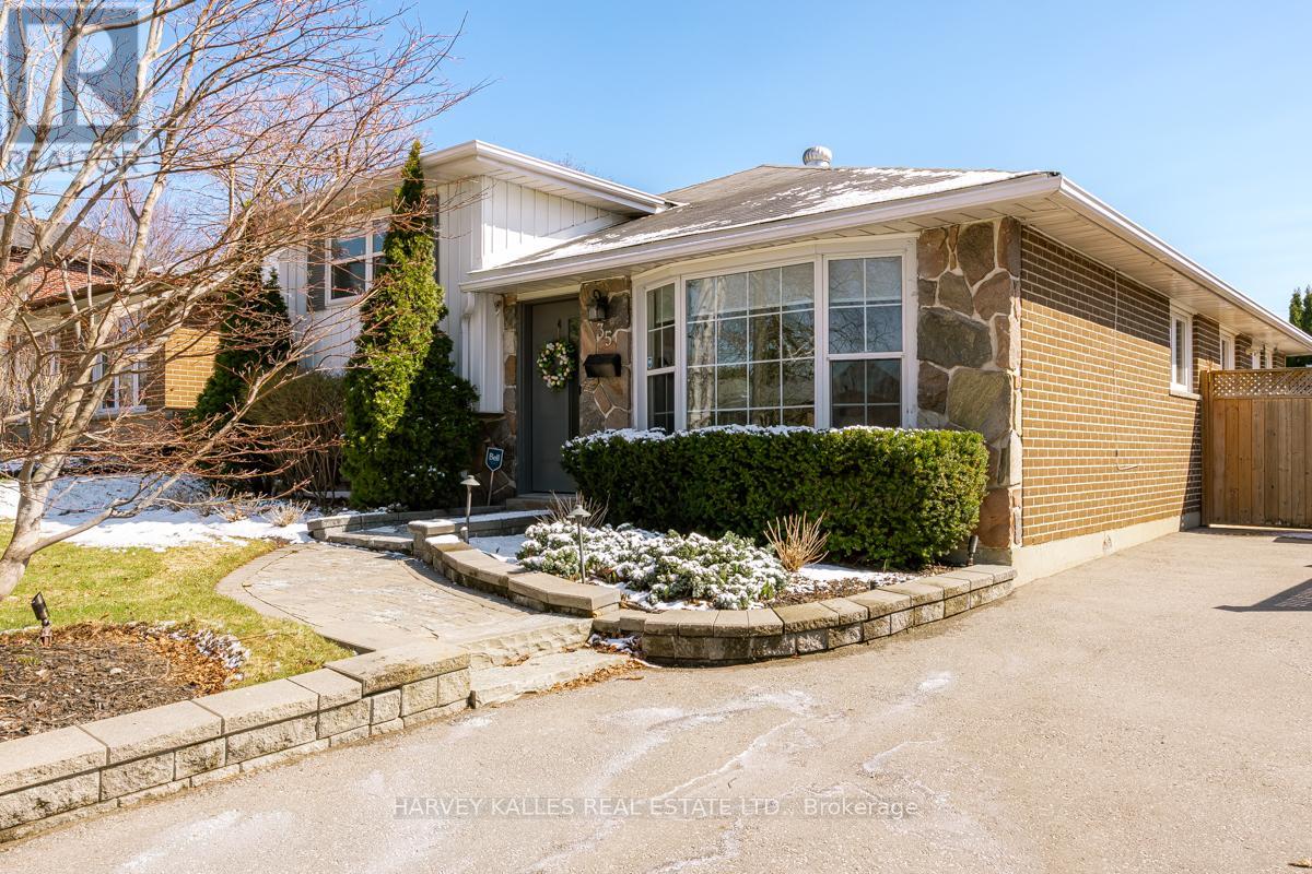 35 Manorglen Crescent, Toronto, Ontario  M1S 1W3 - Photo 3 - E12977408