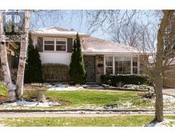 35 MANORGLEN CRESCENT, Toronto, Ontario