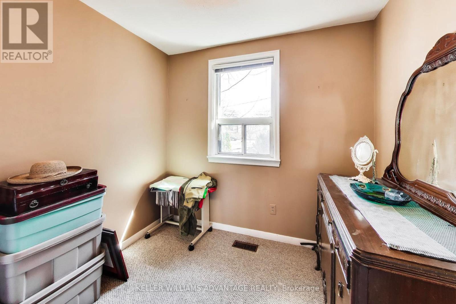 270 Glebemount Avenue, Toronto, Ontario  M4C 3T8 - Photo 10 - E12977476