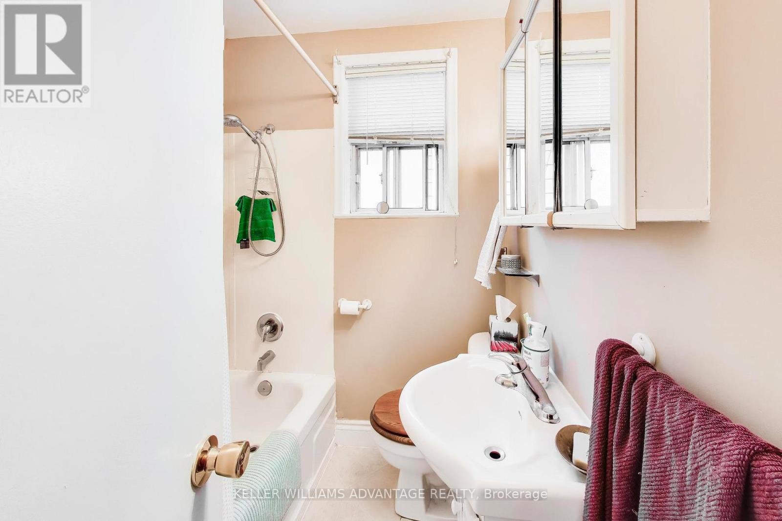 270 Glebemount Avenue, Toronto, Ontario  M4C 3T8 - Photo 12 - E12977476