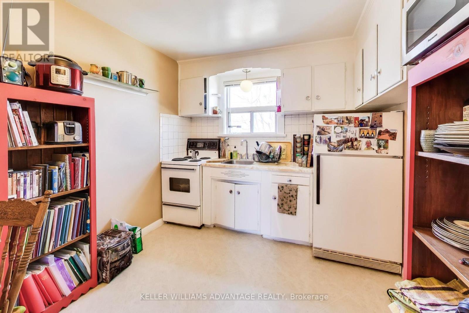 270 Glebemount Avenue, Toronto, Ontario  M4C 3T8 - Photo 7 - E12977476