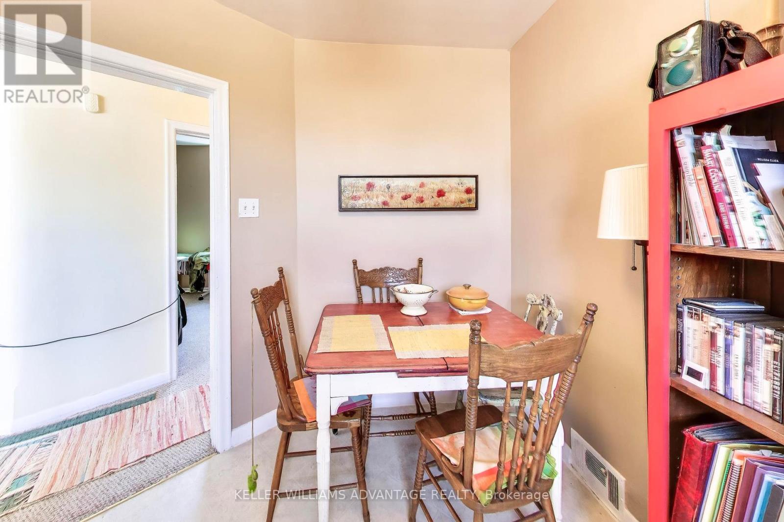 270 Glebemount Avenue, Toronto, Ontario  M4C 3T8 - Photo 8 - E12977476